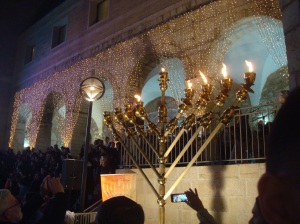 A party on the 5th day of Chanukah at Mamilla, (the newest shoppingstreet in the city)